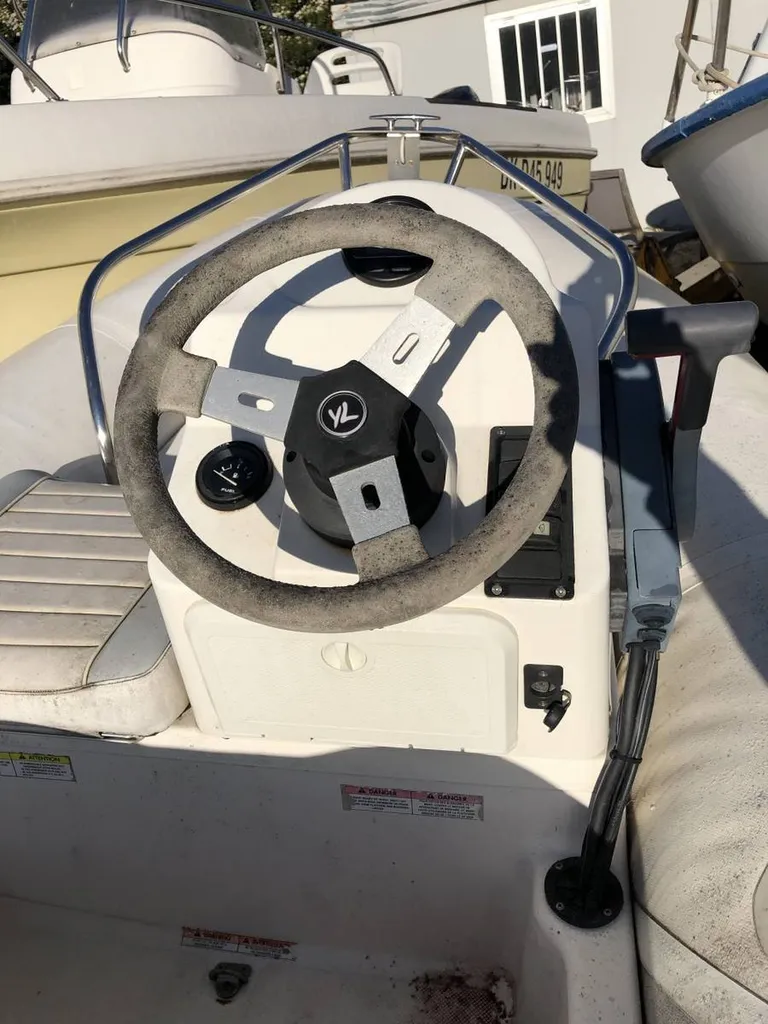 a vendre bateau a moteur occasion proche de toulon