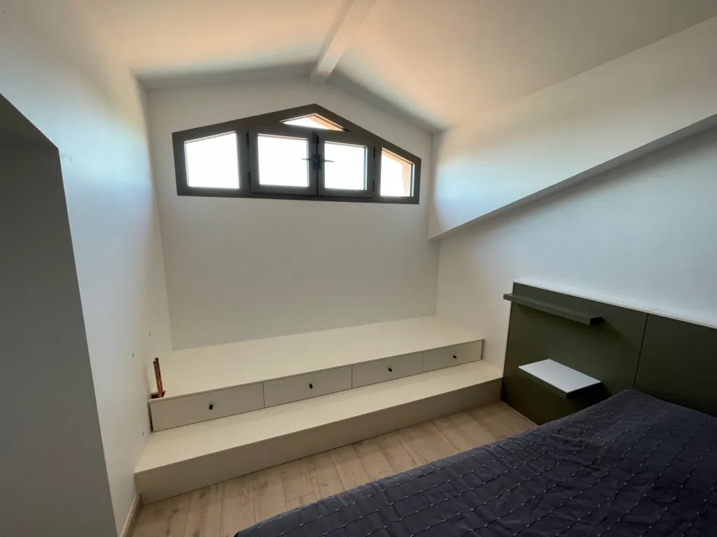  Agencement d’une chambre en sous pente sur Arcachon