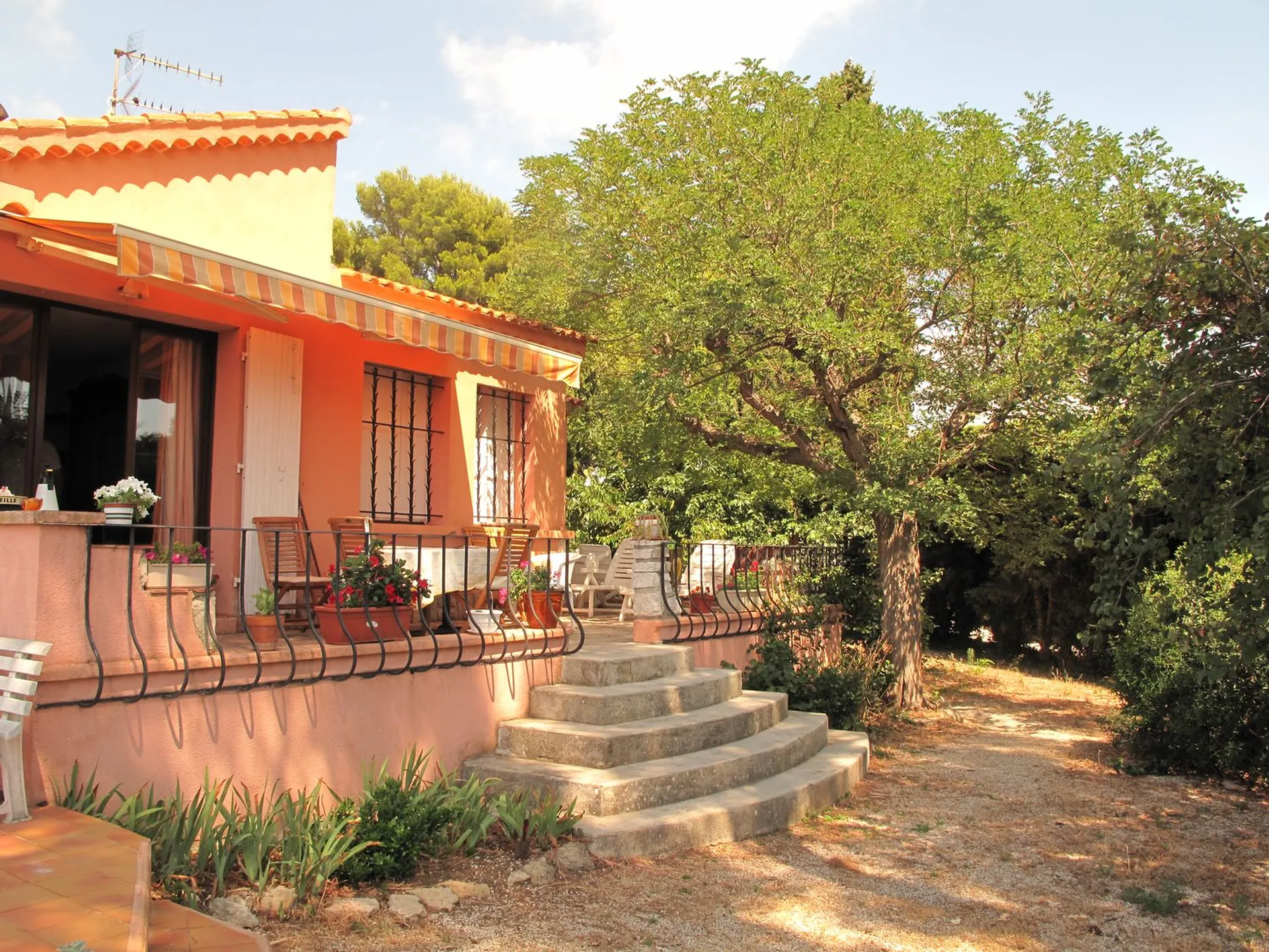 Cassis maison vue mer à acheter