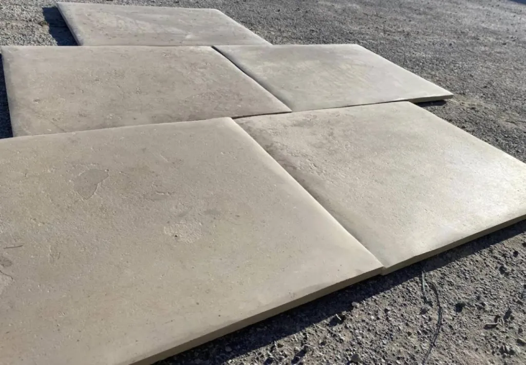 Grandes dalles en pierre de France, Périgord Montagnac Crème bombé à la main