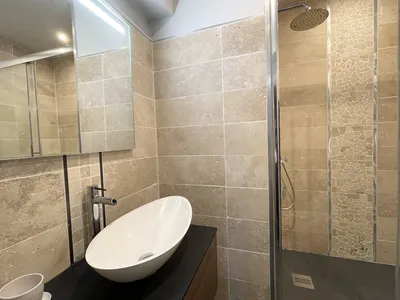 Découvrez à Saint Germain en Laye centre ville ce charmant appartement meublé 2 pièces avec charme de l'ancien