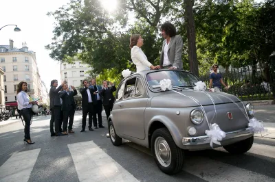 Say “I do” in Paris with an elegant elopement wedding filled with romance, style, and the timeless beauty of the City of Love