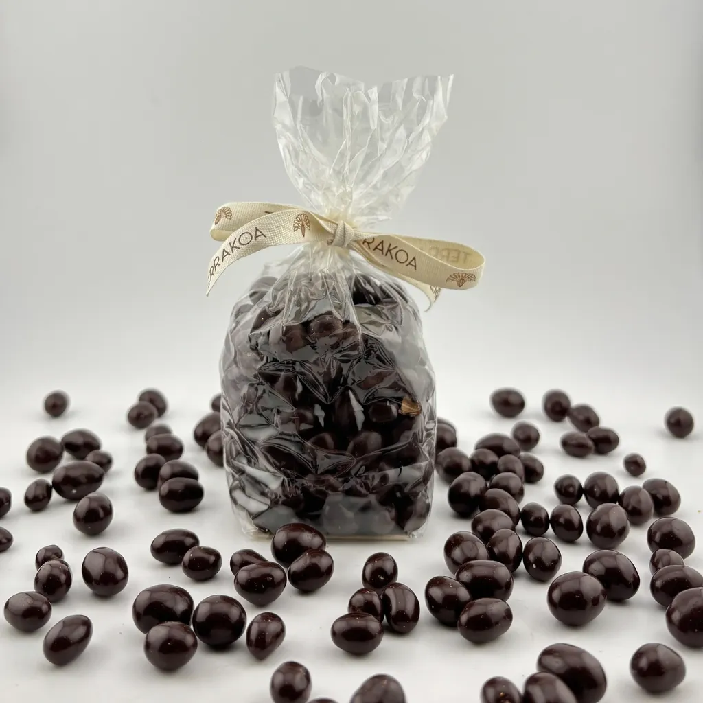 Cacahuètes cristallisées Terrakoa enrobées chocolat noir gourmandises artisanales fabriquées à Marseille cacao Madagascar