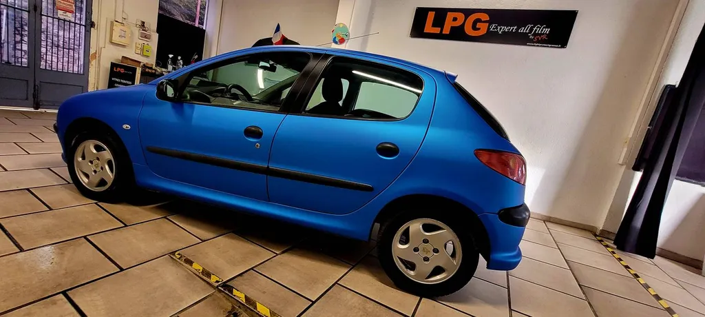 Total covering Peugeot 206