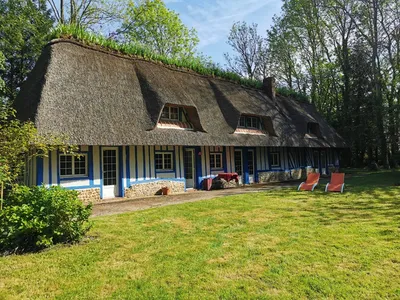 En vente Région Cormeilles (27260), Chaumière au toit de chaume refait à neuf édifiée sur un terrain de 3 937m²
