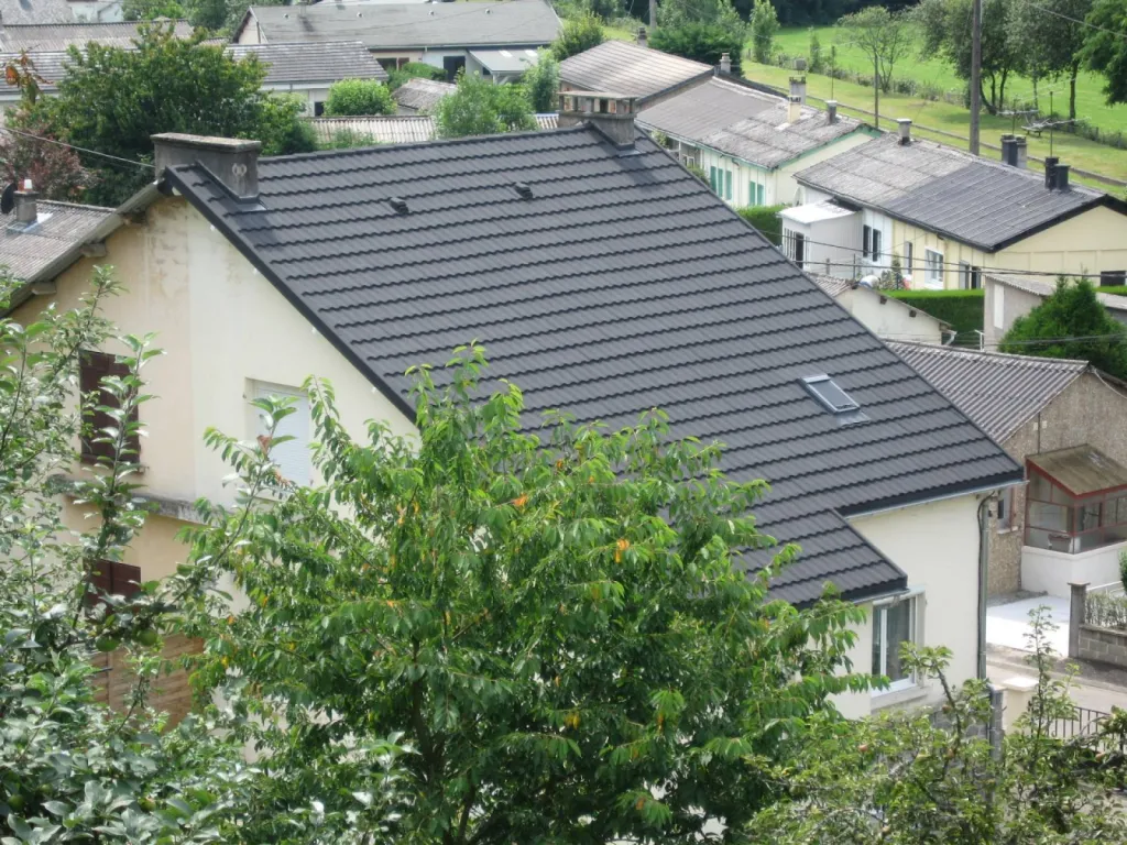 Rénovation d'une toiture fibrociment de maison en tuiles GERARD HERITAGE