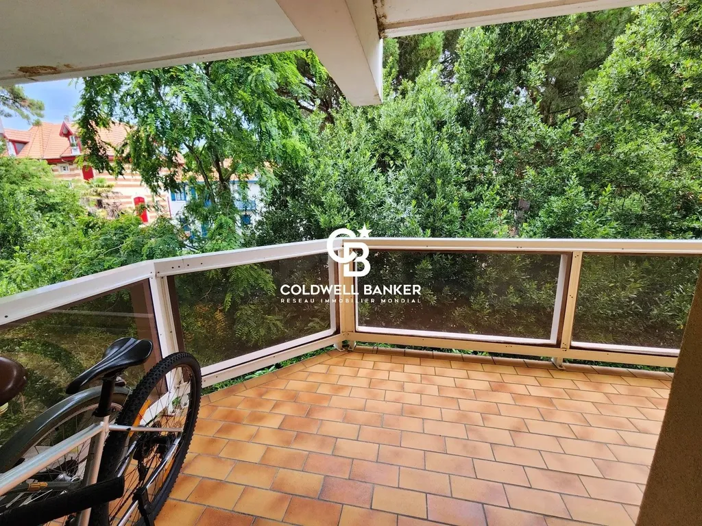Appartement à vendre à Arcachon – t2 rénové avec terrasse et parking à 5 min de la plage Pereire