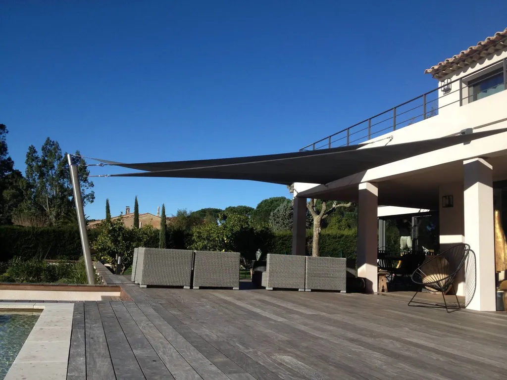 Voile D'ombrage sur mesure à Saint Tropez 
