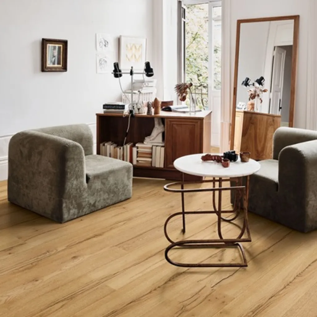 Offrez un style contemporain à votre salon à Yerville, proche d’Yvetot avec notre parquet bois.