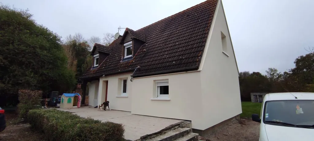 Travaux d'isolation extérieure d'une maison individuelle à Beaumont-le-Roger (27170) dans l'Eure