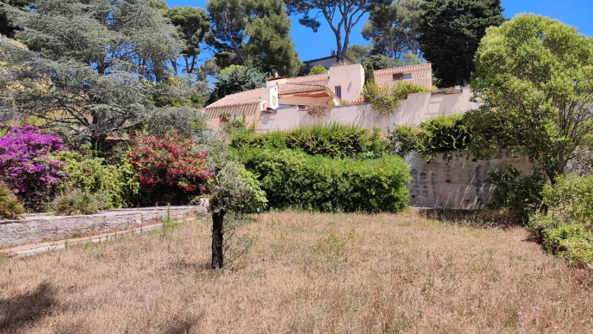 Vente maison Cassis  avec terrasse vue dégagée, garage et dépendances