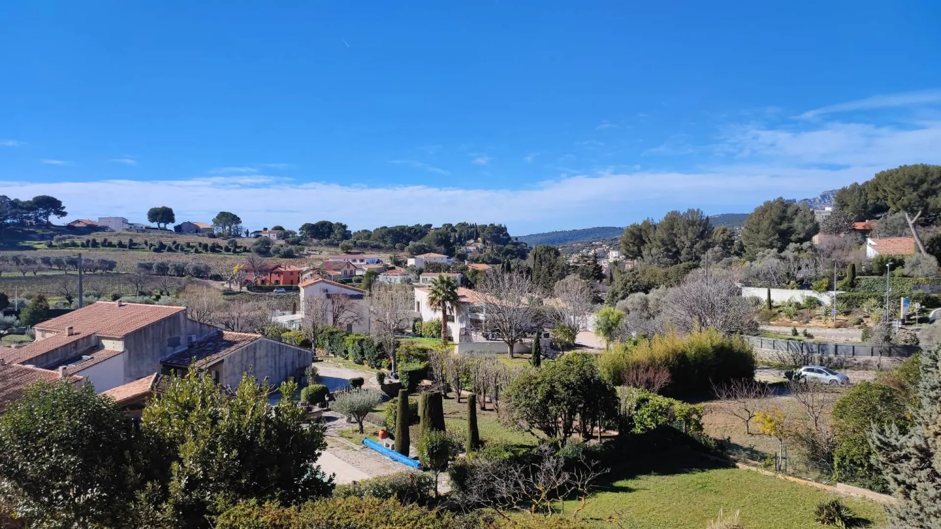 Vente maison Cassis  avec terrasse vue dégagée, garage et dépendances