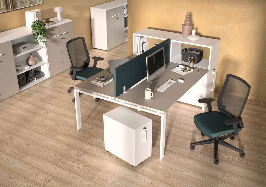Bureaux partagé 2 personnes face à face acec écran acoustique à Nîmes