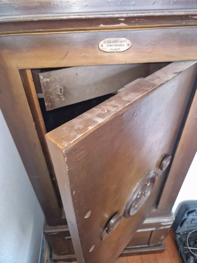 Ouverture d'un coffre fort bloqué sur Péronne par serrurier spécialiste