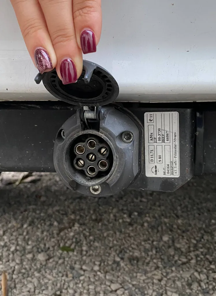 La prise pour la liaison électrique entre votre véhicule et une remorque doit être en bon état sous peine de soumettre votre véhicule à contre-visite