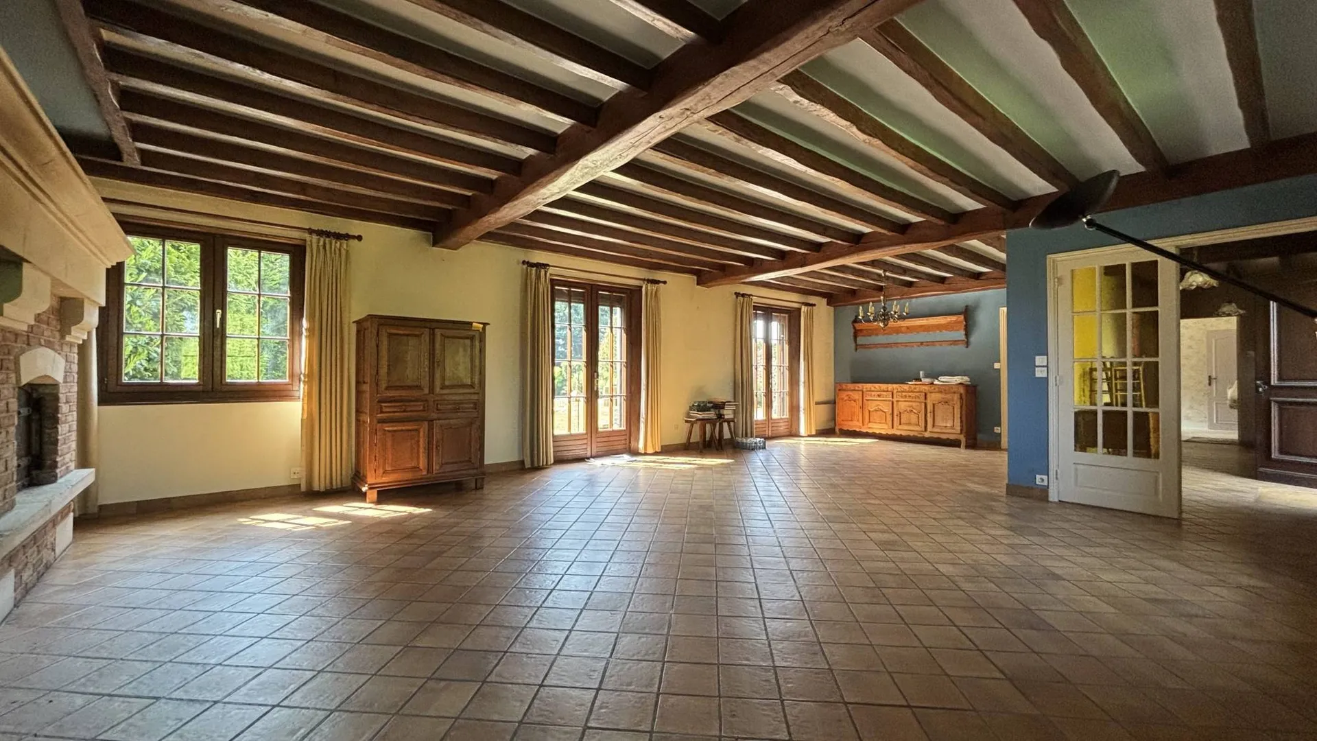 A vendre maison à colombages familiale, 4 chambres, grand terrain