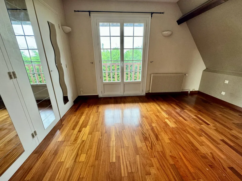 A vendre belle propriété de 130 m² édifiée sur un terrain de 3500 m² sur la commune de FRENEUSE 76410