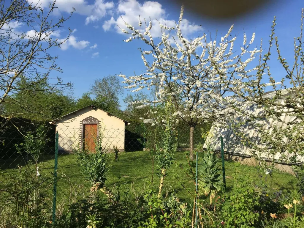 A acheter, Pavillon avec dépendance sur 1800m² de terrain sur la commune de TOURVILLE LA RIVIERE 76410