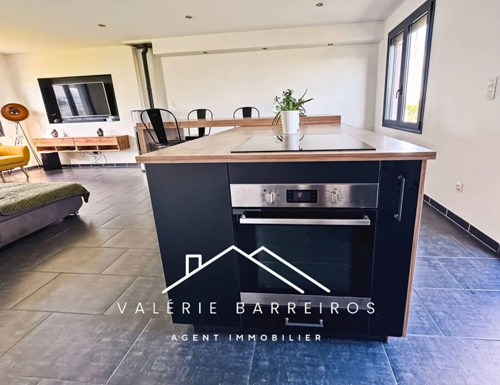 A acheter maison de 122 m² édifiée sur 600 m² de terrain sur la commune de LA LONDE 76500