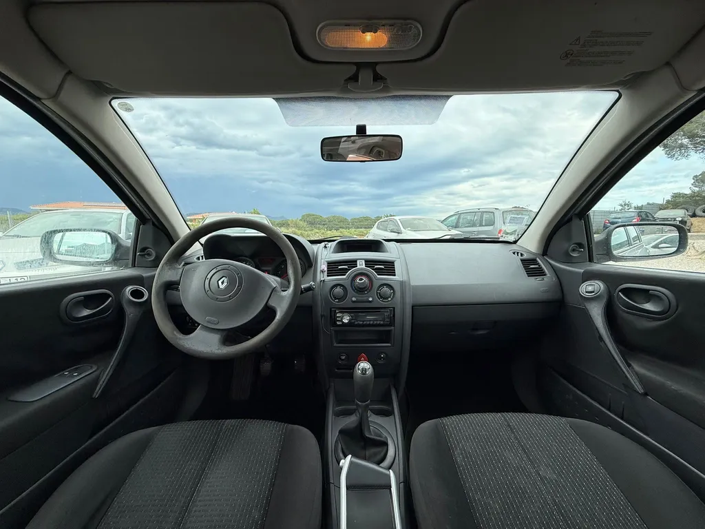 REnaut Mégane II 1.4 98CV 5 Portes