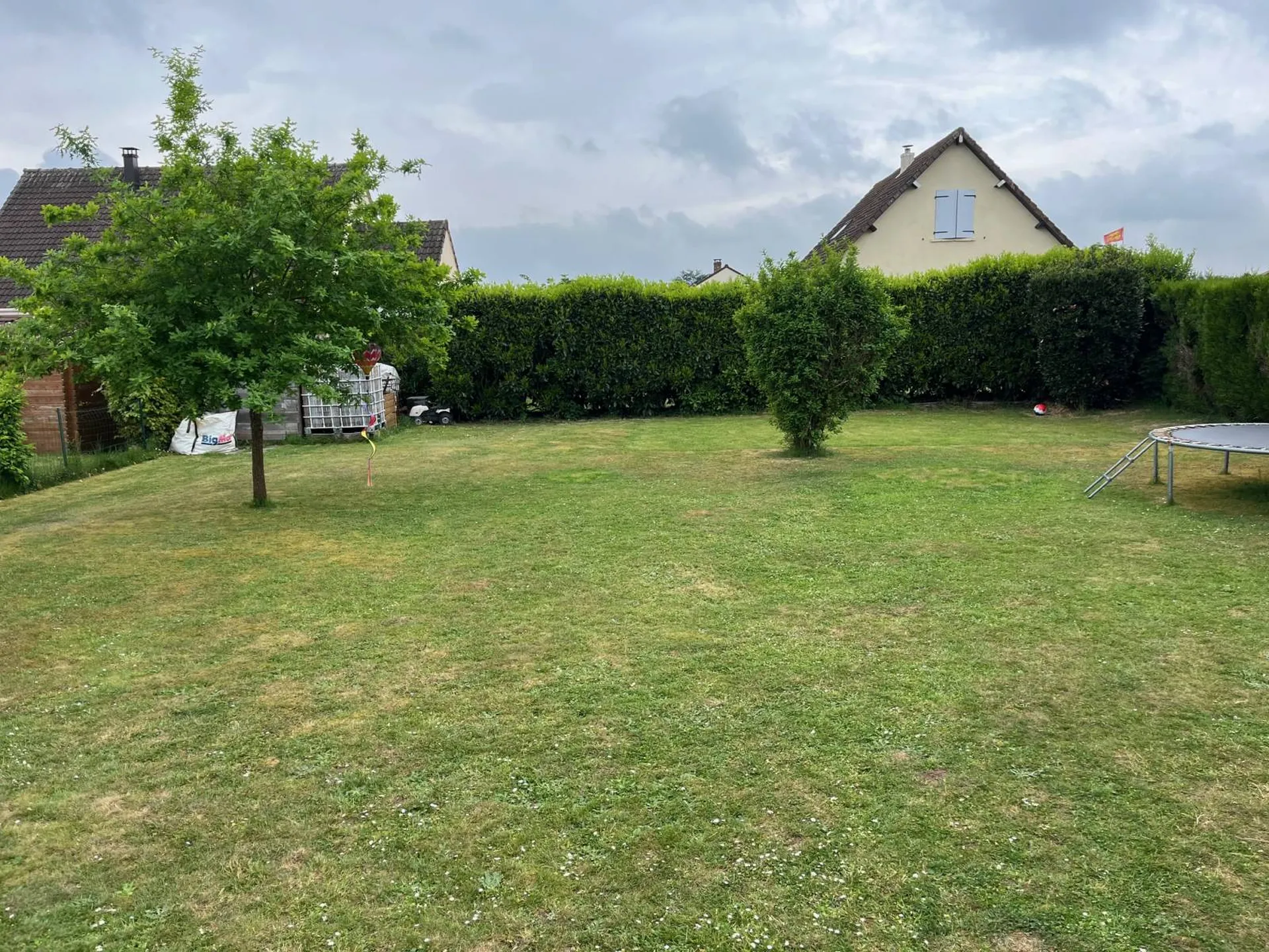 Pavillon individuel, à vendre, offrant de beaux volumes situé à Arelaune en Seine