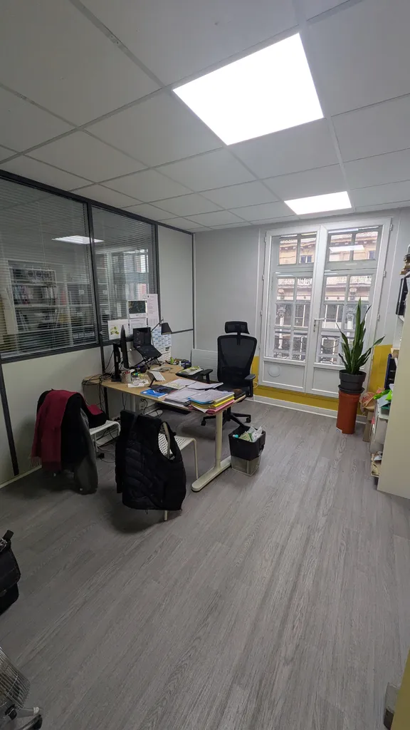 Location - Bureau 101 m², bastille, Rue du Faubourg Saint-Antoine 75012 PARIS