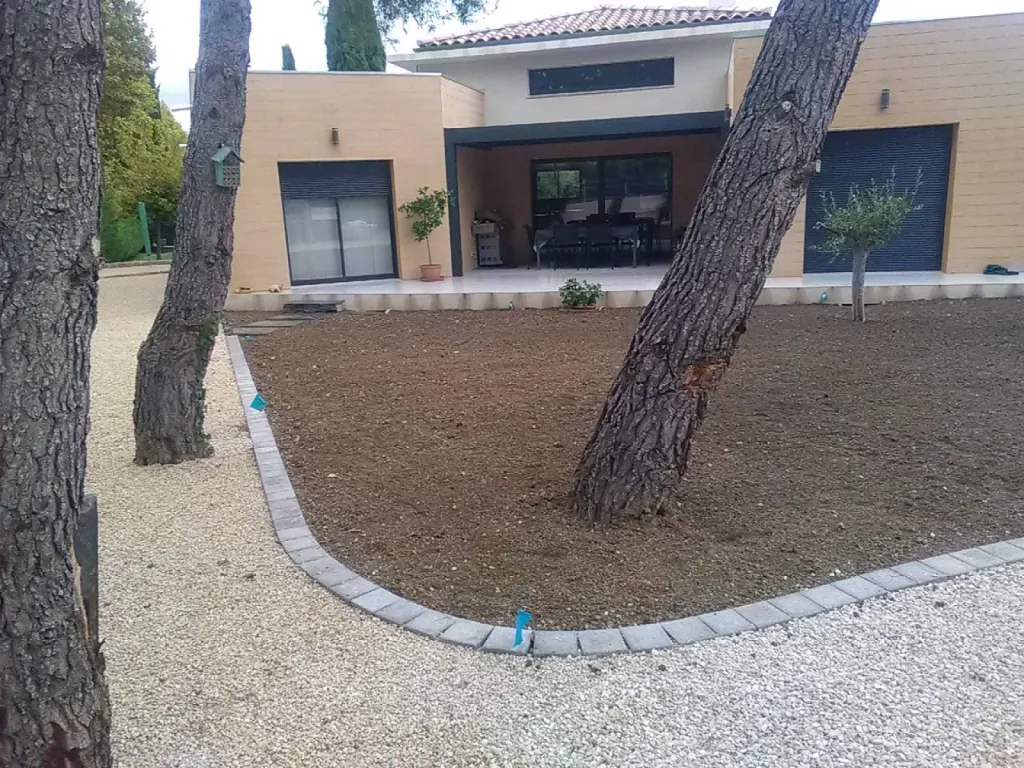 Paysagiste pour la pose de pavé à Velaux