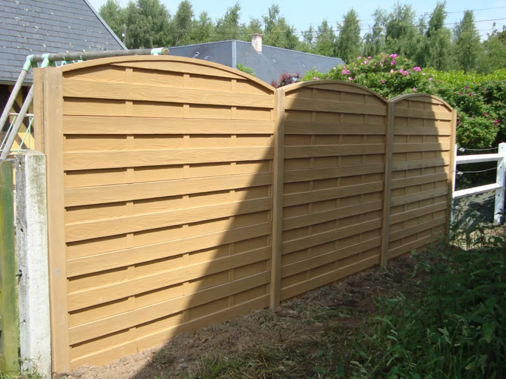 Clôture aspect bois dans l'Eure 27