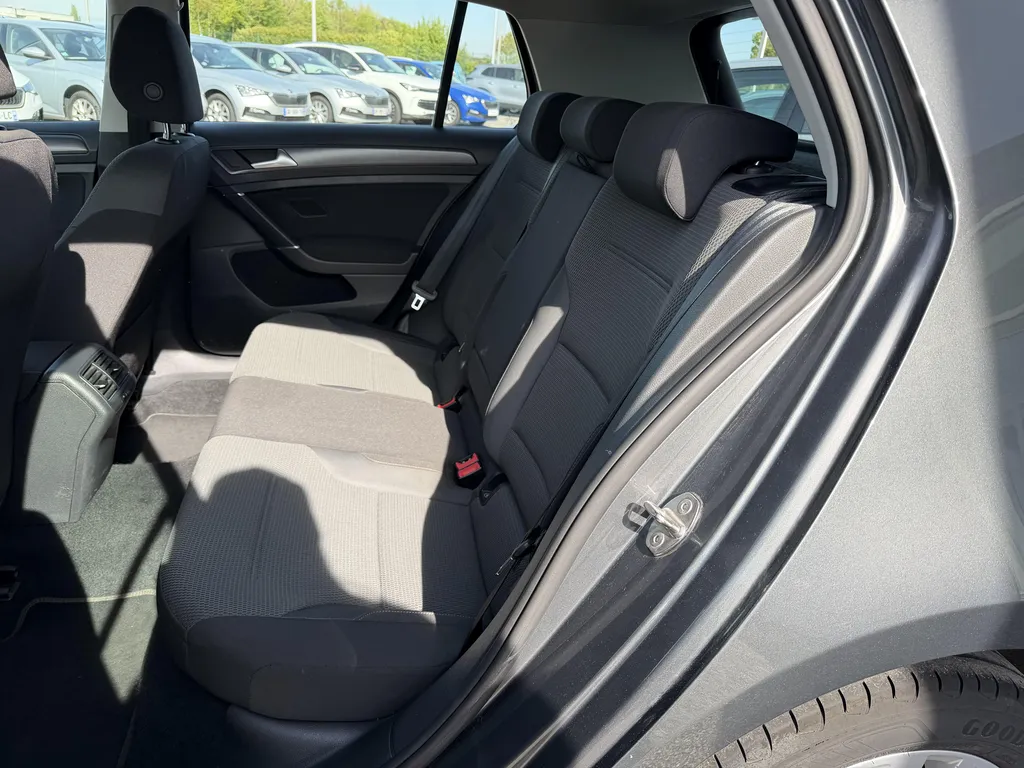 Achat voiture occasion près du Havre : découvrez cette Volkswagen Golf 1.6 TDI 115 First Edition en Normandie