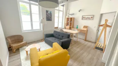 F2 - place de la Rougemare à Rouen avec terrasse privative