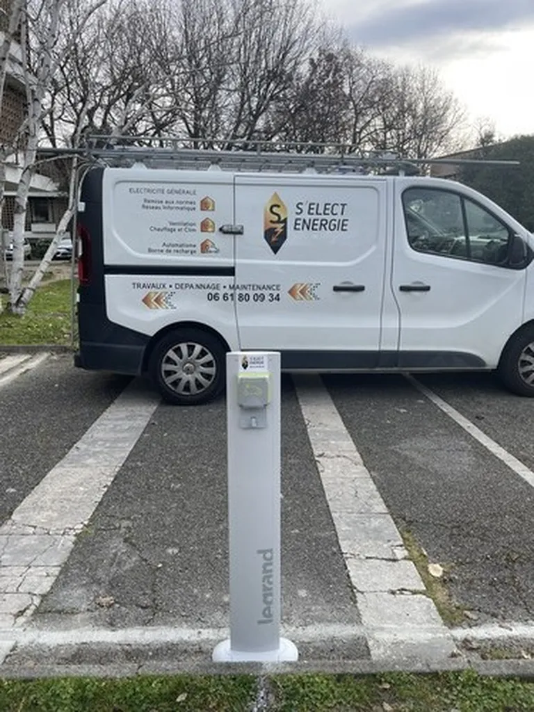 Équipez votre parking de bornes de recharge électrique à Blagnac avec Select Borne