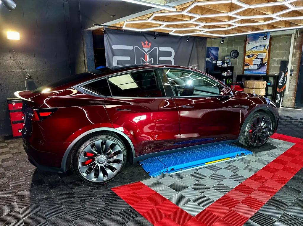 detailing auto Lyon traitement céramique protection PPF face avant contre les rayures Tesla model Y Lyon 