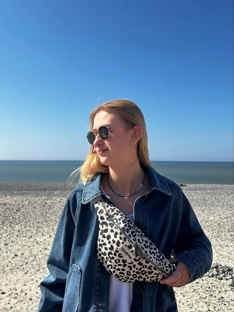 Sac Banane Hindbag Olivia léopard beige disponible chez Evasion Eu