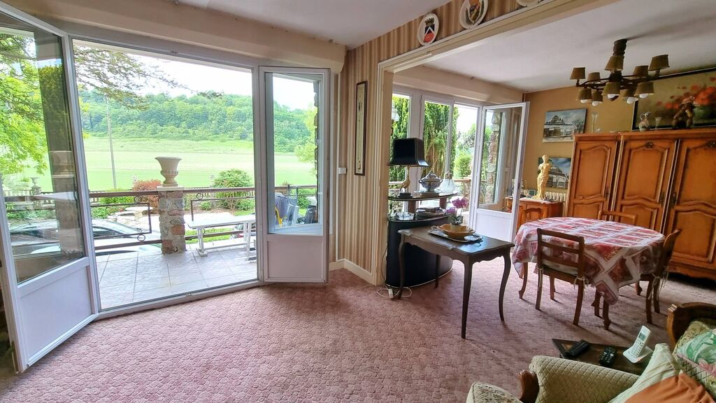 A vendre maison à fort potentiel, à rafraichir, dans un cadre exceptionnel à deux pas de la A28 et de la forêt domaniale d'Eu 76260