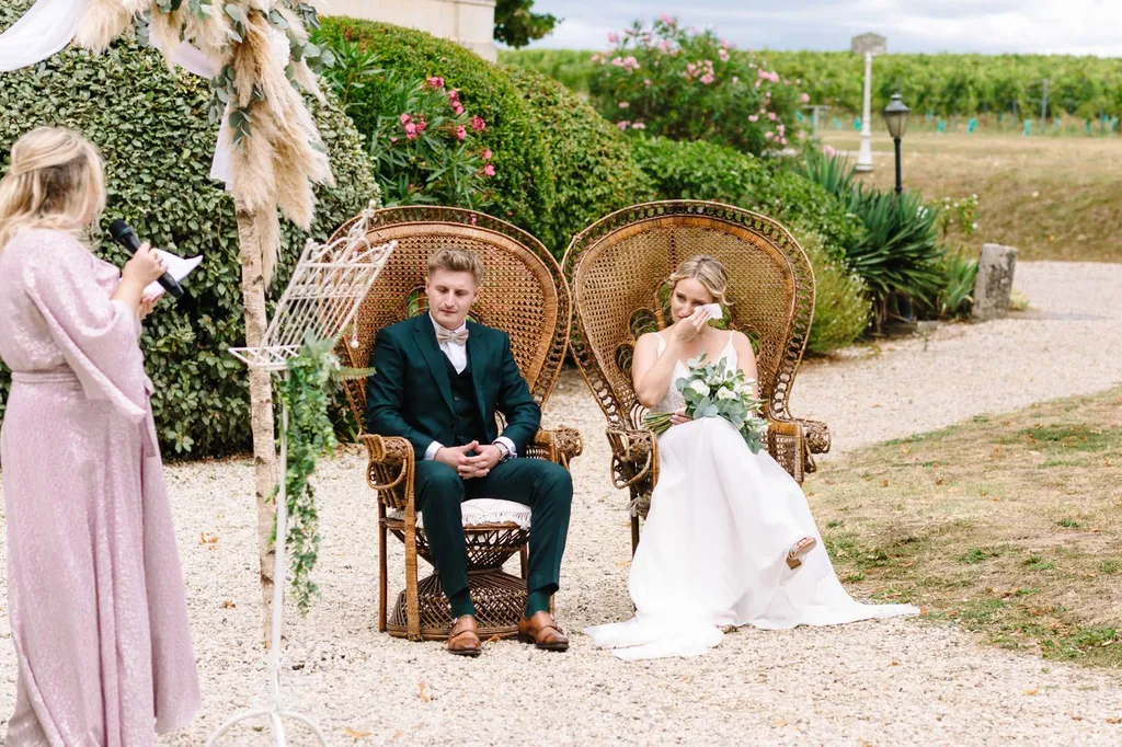 Le mariage bohème est l'une des tendances les plus en vogue dans le monde de la planification de mariages. Mais que signifie réellement ce thème de mariage ? En tant que wedding planner et designer sur le bassin d'Arcachon, nous allons décrypter le mystèr