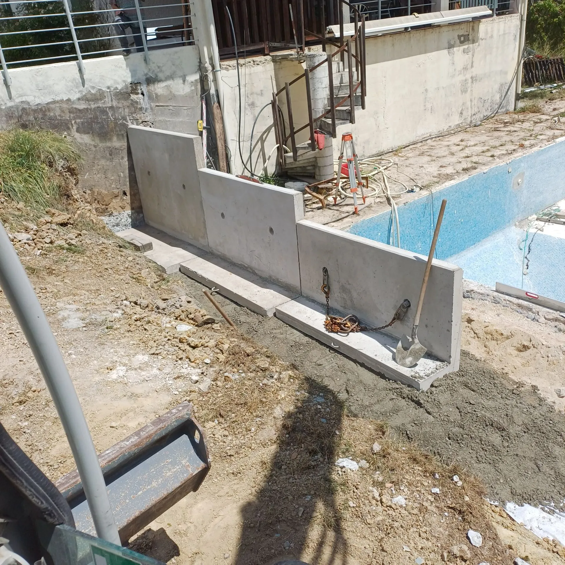 Devis gratuit à Cambes pour création d'un mur de souténement
