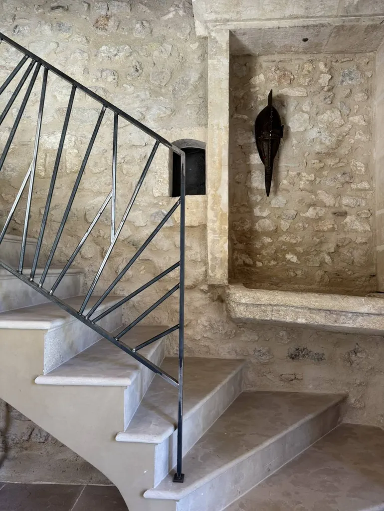 Escalier en Pierre d'Atlas à Mouriès