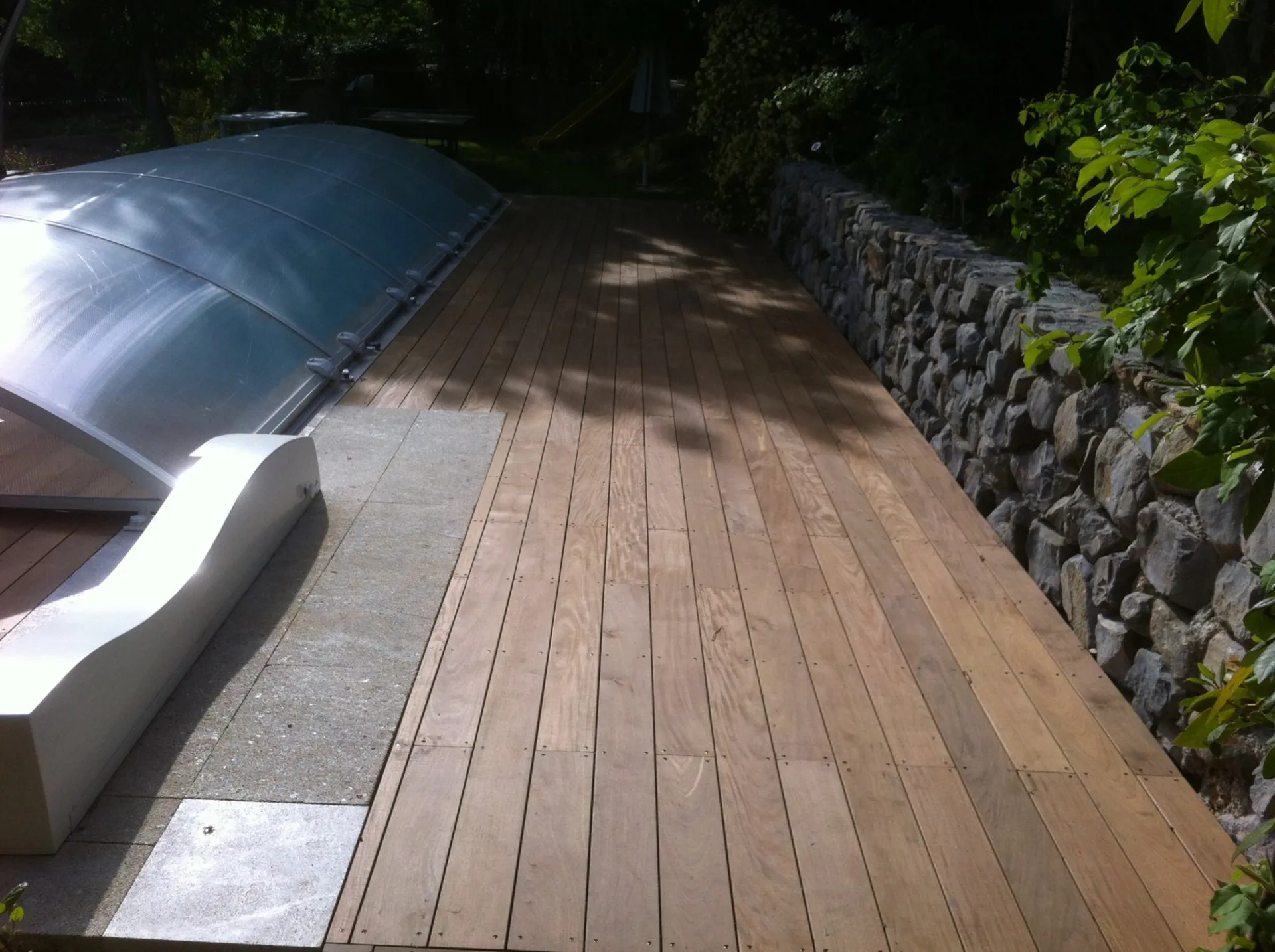 Tour de piscine en bois exotique dans les bouche du rhone 13