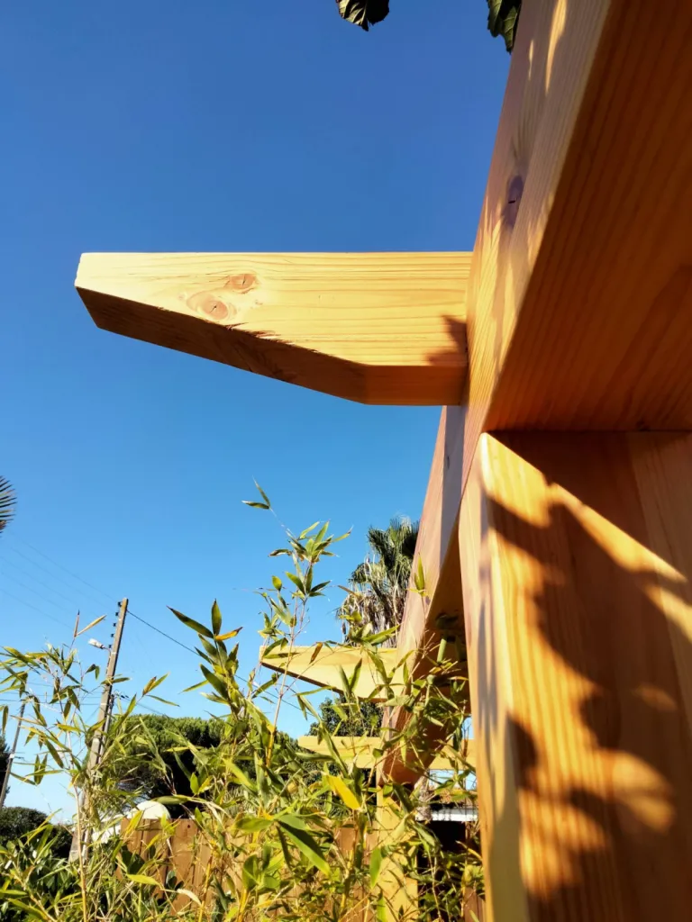 Artisan charpentier couvreur pour construire une maison en ossature bois sur le Bassin d'Arcachon