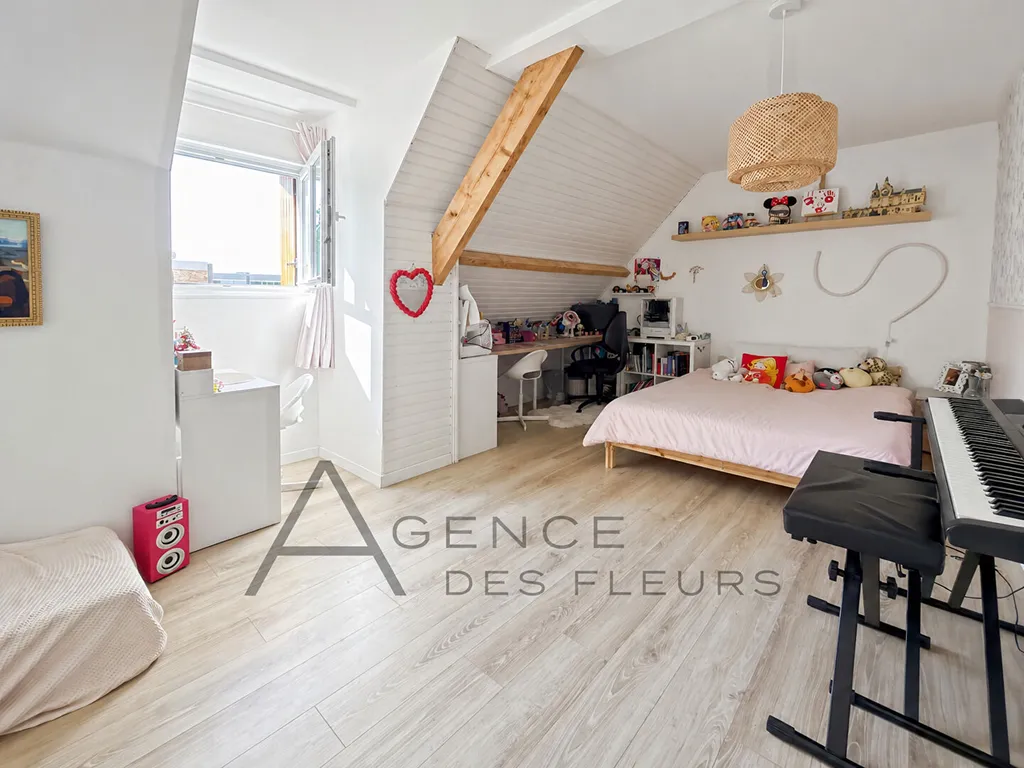 A vendre maison de 122 m² édifié sur 714 m² de terrain sur la commune de CLÉON 76410