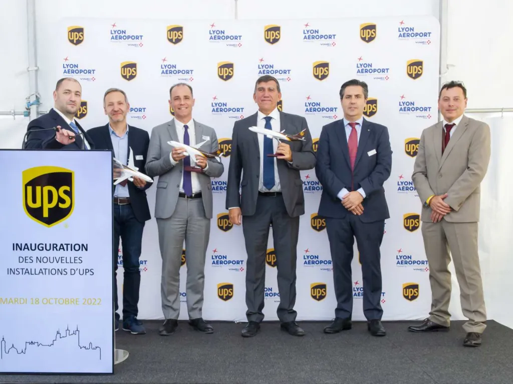 reportage événementiel inauguration du nouveau Hub UPS Lyon Saint Exupéry Directeurs UPS France, Europe Occidental et région Europe, Sous Préfet du Rhône Sud, Lionel Lassagne directeur du développement durable Aéroport de Lyon, Pierre Marmonnier Maire de 