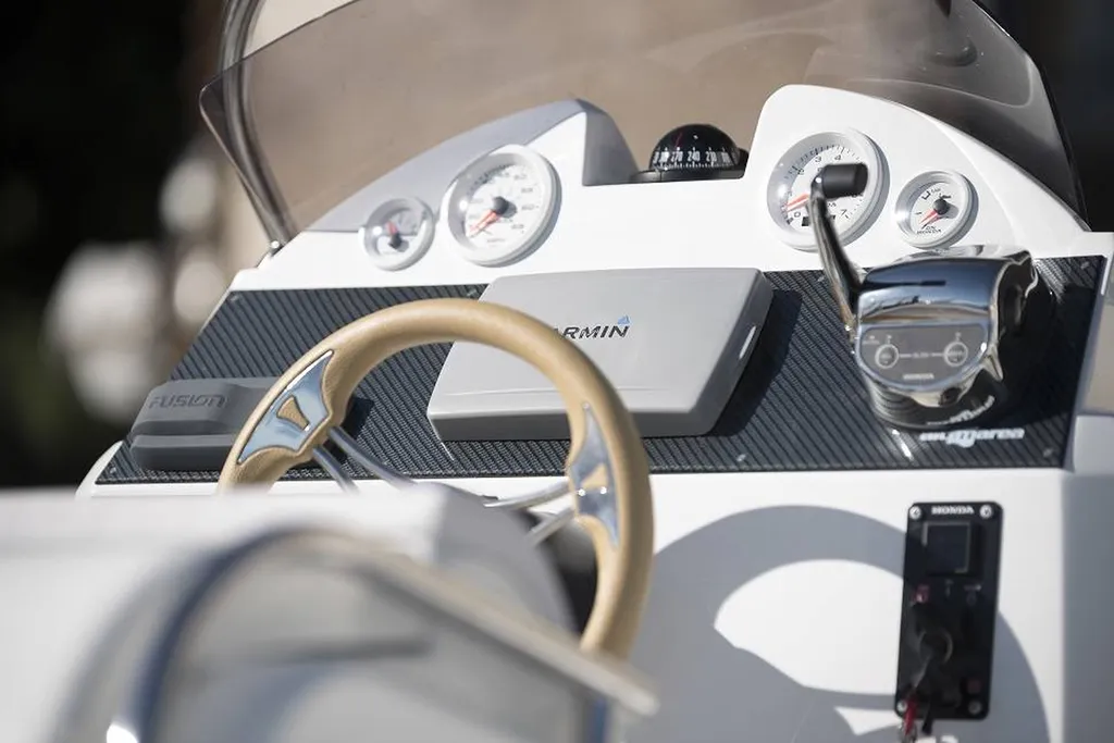 Bateau à moteur à louer pour 10 personnes à Bandol