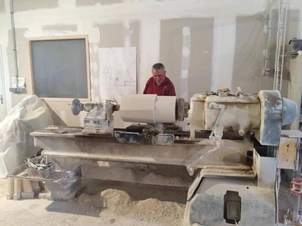 Tailleur de pierre en pierre du Périgord et pierre de Dordogne 