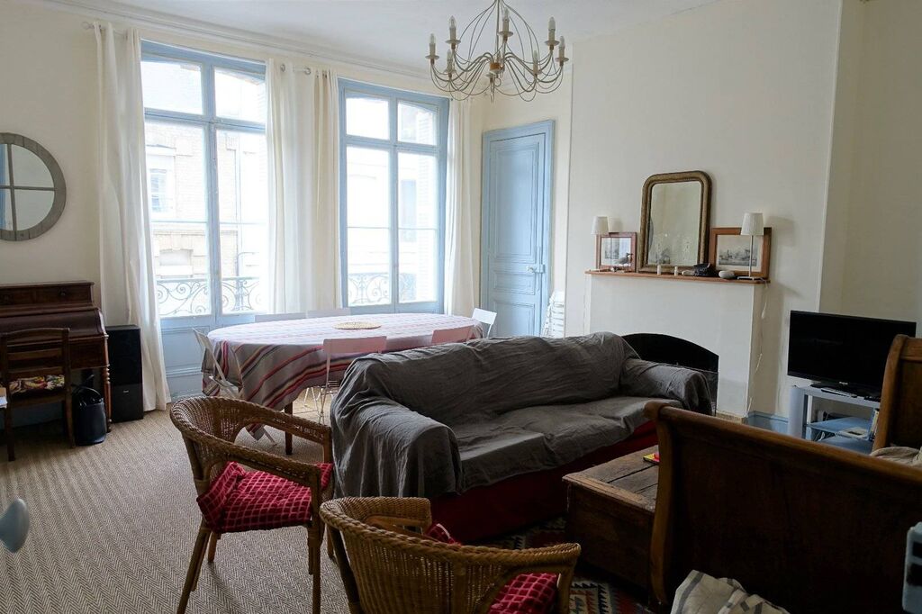 A vendre appartement Haussmannien d'environ 103 m², 4 chambres, à deux pas de la mer et du centre-ville de Dieppe 76200.