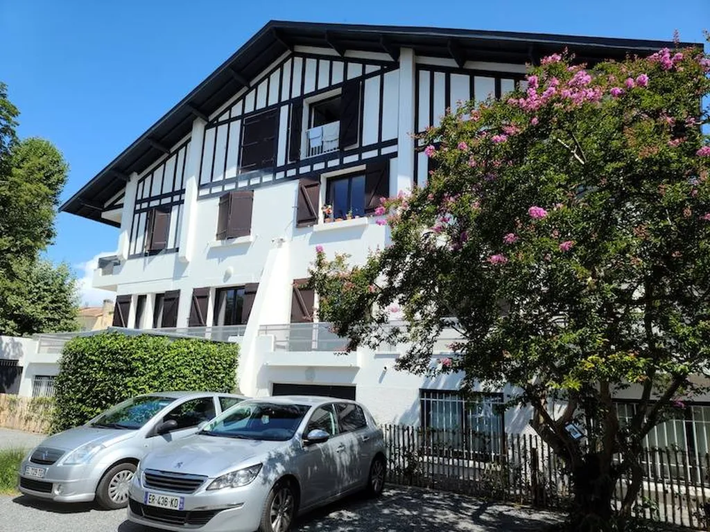 Petite et jolie résidence à Talence en location meublée avec coliving.