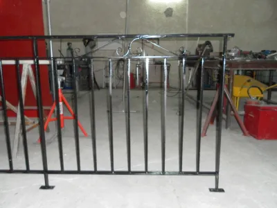 FABRICATION ET MISE EN PLACE GADE CORPS PROTECTION TERRASSE FER SALON DE PROVENCE 13