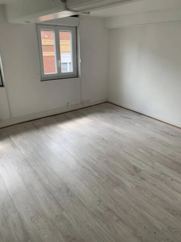 A louer bel appartement de type F1 situé rue Montbret à Rouen, 440€ charges comprises