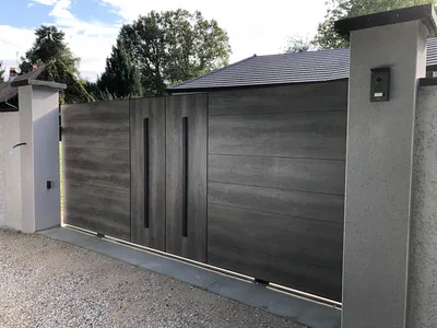 Portail en aluminium ton bois WOODSTOCK bluffant de réalisme