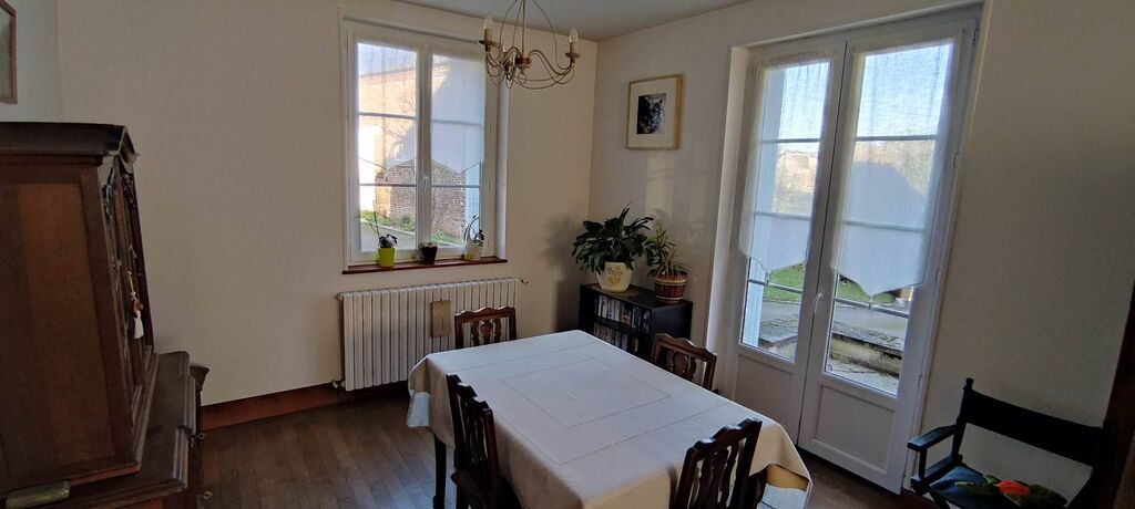 A visiter, belle propriété dans le centre-ville de VIMOUTIERS (61120)