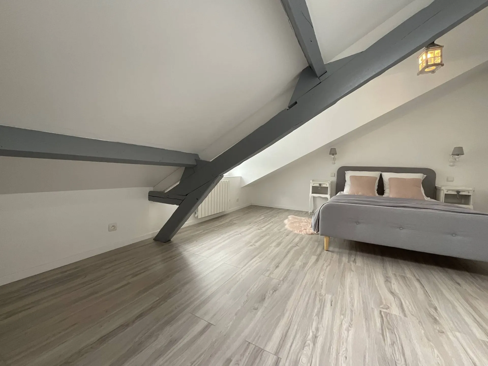 Maison de ville en bord de plage de 51.40m², avec cour, à proximité immédiate du centre-ville de Dieppe.